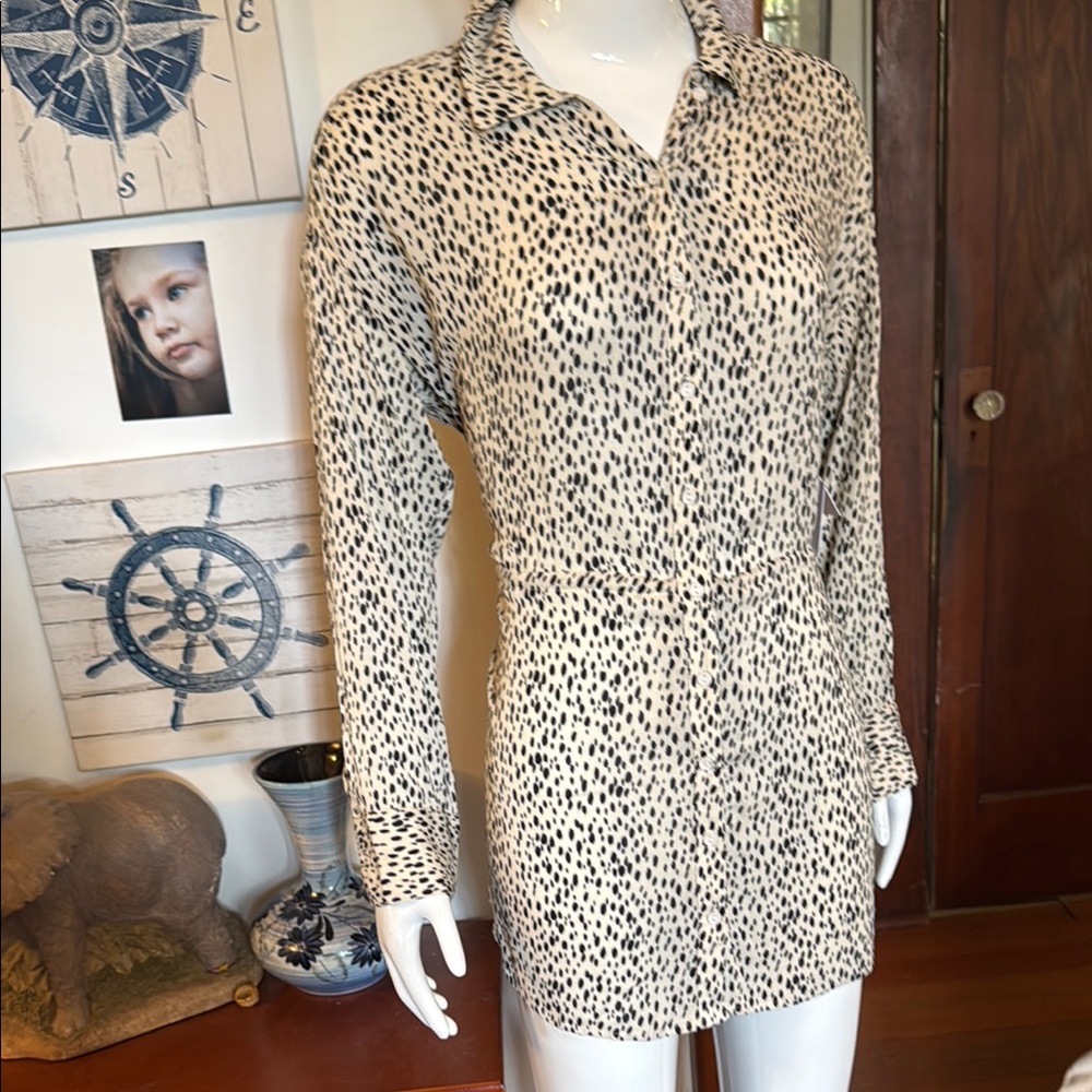 NWT O’Neill size xsmall summer cover-up, Leopard Print Long Sleeve Dress